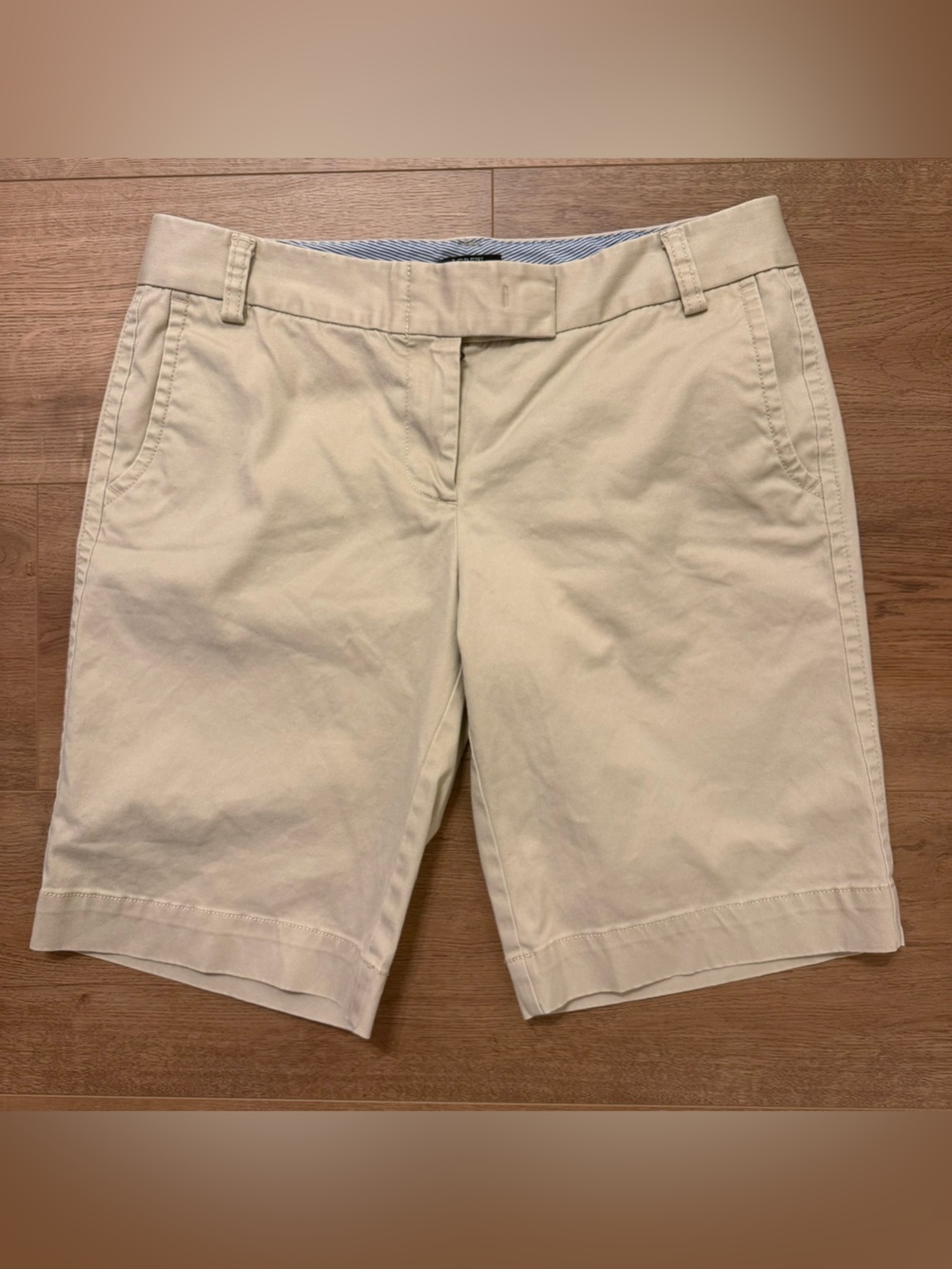 J.CREW Women's Stretch City Fit Chino Shorts, Tan Color, Size 4